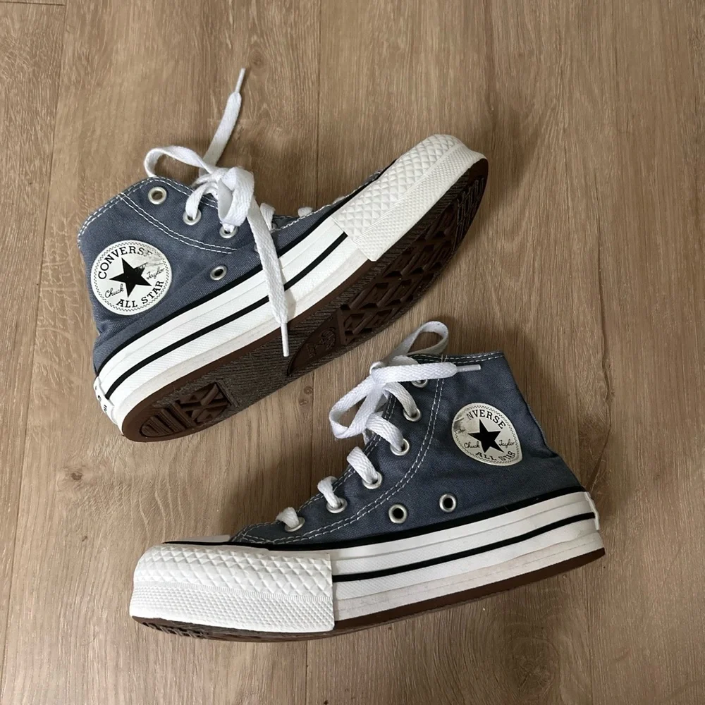 Girls Blue Platform Converse
